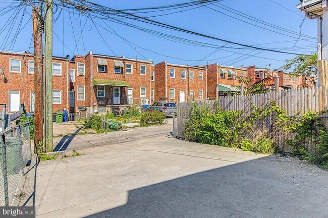 Building Photo - 416 Hornel St