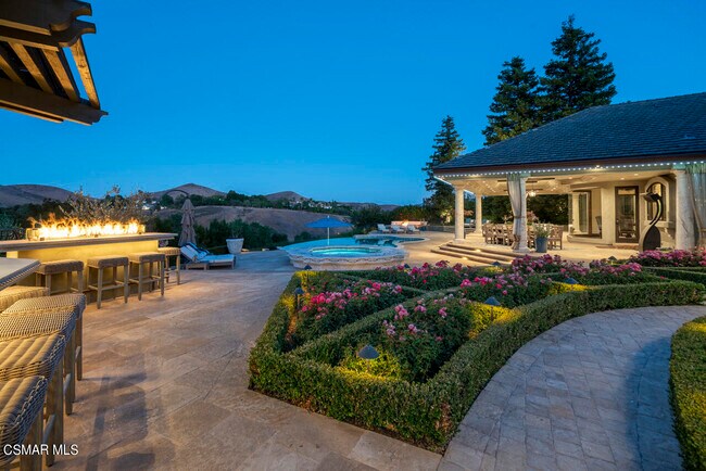 Building Photo - 4358 Cresthaven Dr