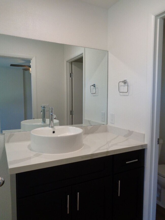 Building Photo - Gorgeous 3 bedroom house in Mesa! Totally renovated and ready to move in! Available NOW!