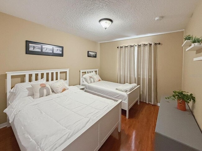 Building Photo - 1302 S Beach Cir