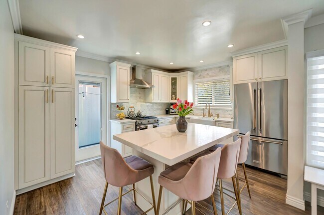 Building Photo - 7847 Apperson St