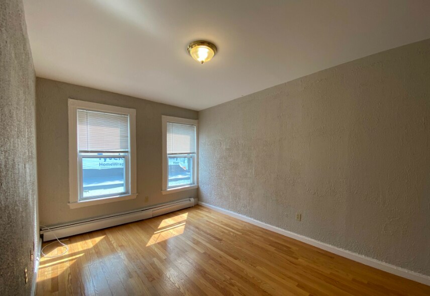 Building Photo - 350 Allston St