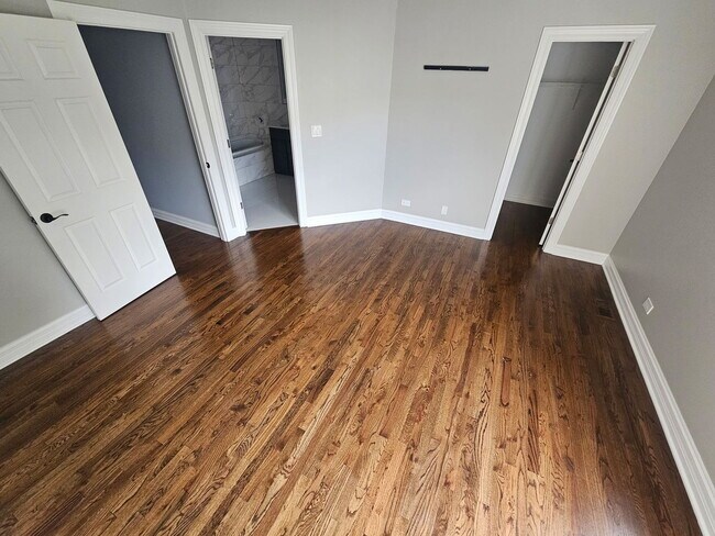 Building Photo - 1414 Hampshire Ct