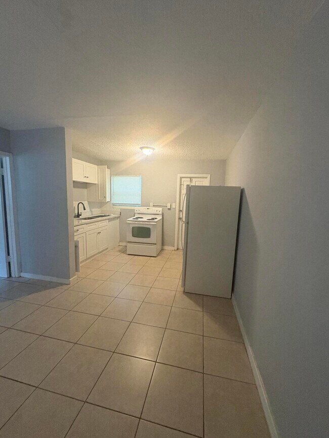 Building Photo - 3172 2nd Ave N