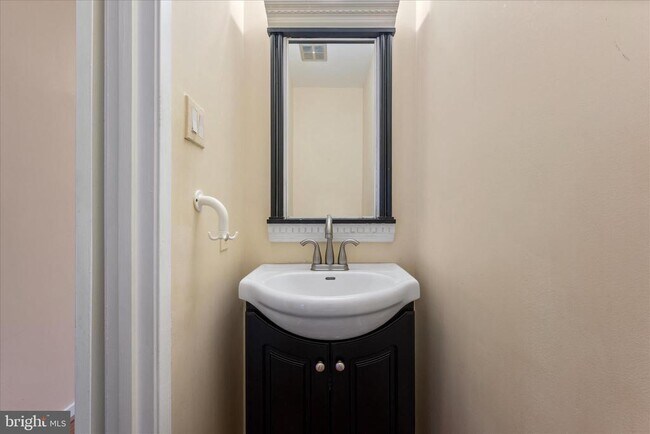 Building Photo - 2337 Glade Bank Way