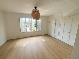 Building Photo - 849 N Vendome St