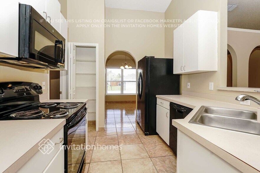 Building Photo - 1332 Banbridge Drive