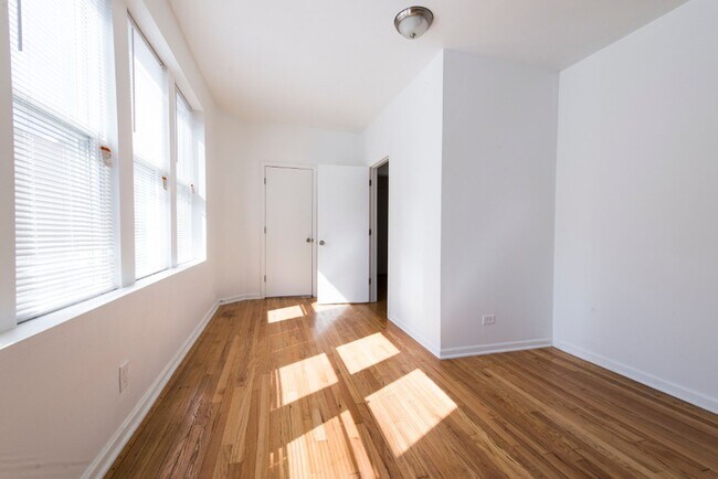 Building Photo - 1931 S Homan Ave