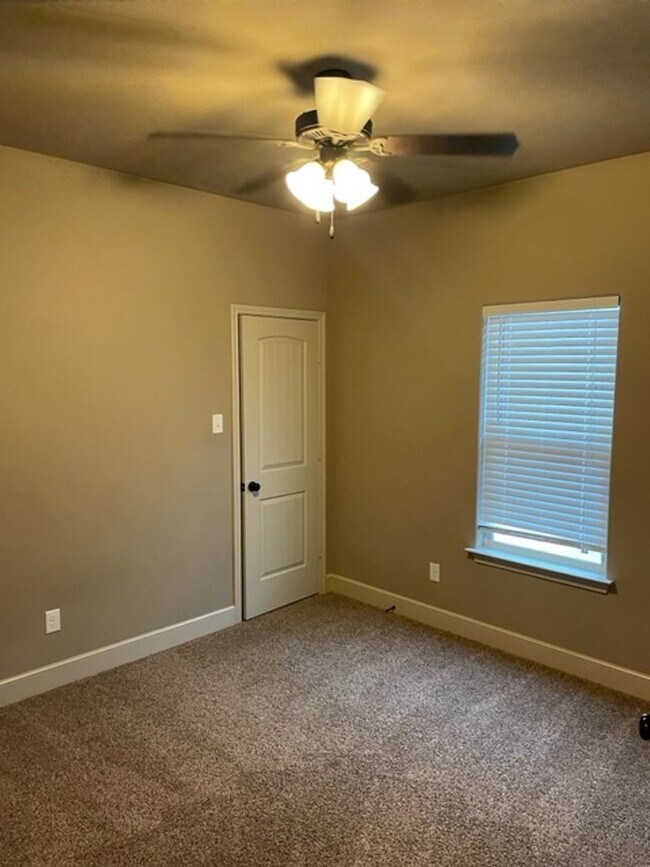 Building Photo - 4 bedroom in Wolfforth