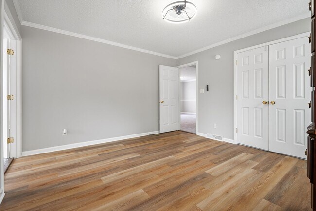 Building Photo - Charming 4 bedroom home in South Raleigh!