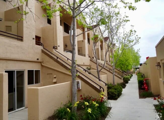 Building Photo - 3927 Nobel Dr