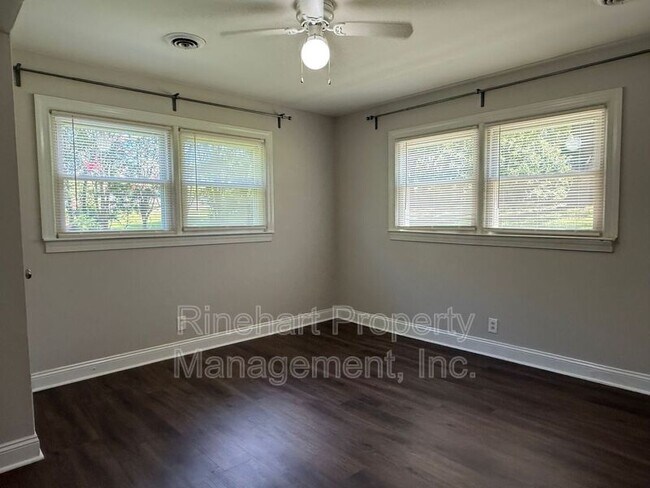 Building Photo - 645 Greenbriar Ave