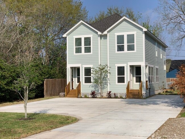 Primary Photo - 2509 S Grand Blvd