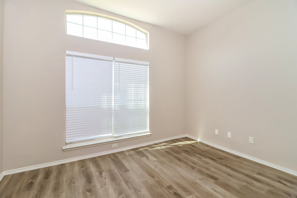 Building Photo - 4600 Summer Oaks Ln