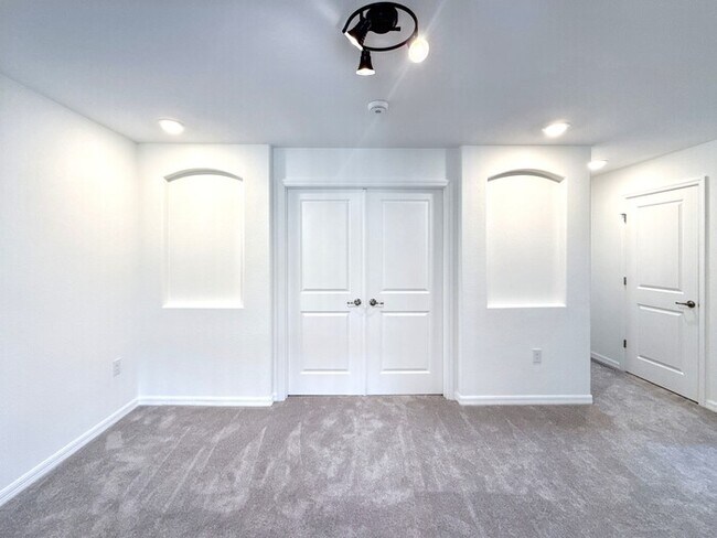 Building Photo - 11305 Shady Blossom Dr