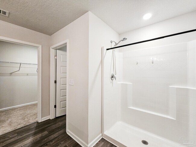 Building Photo - 5249 Peach Dr