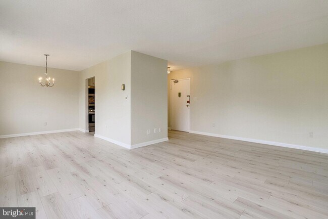 Building Photo - 3515 Washington Blvd