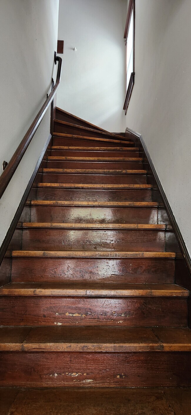 Building Photo - 2529 N Fratney St