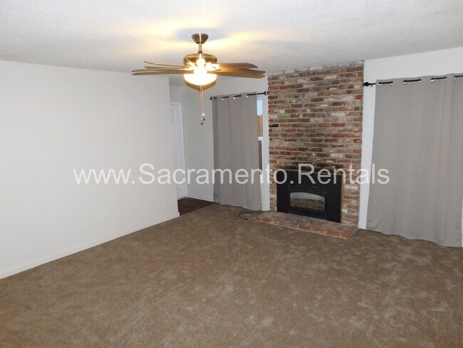 Building Photo - 4005 Myrtle Ave