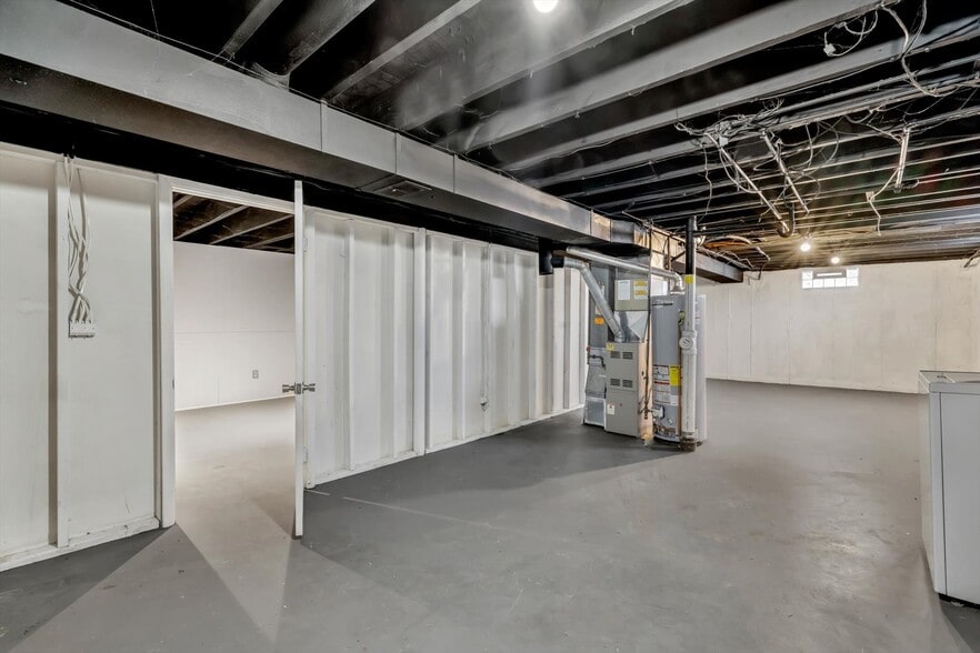 Building Photo - 1449 Coachway Ln