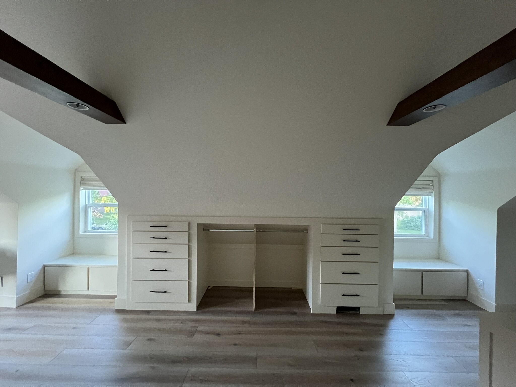 Building Photo - 7314 James Ave S