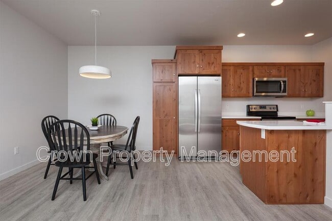 Building Photo - 206 Sawyer Ln