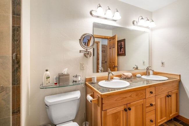 Building Photo - 4 Bed, 4 Bath Condo in The Big Sky Meadow with Garage!