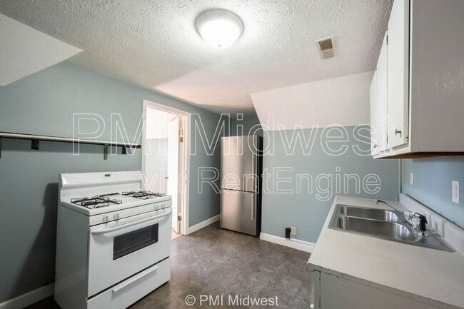 Building Photo - 921 S Buckeye St