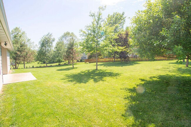 Building Photo - 5305 Chamois Dr