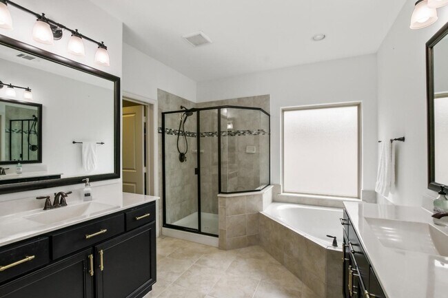 Building Photo - 4301 Overbrook Dr