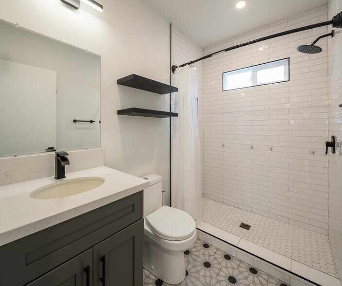 Building Photo - 8936 S Manhattan Pl