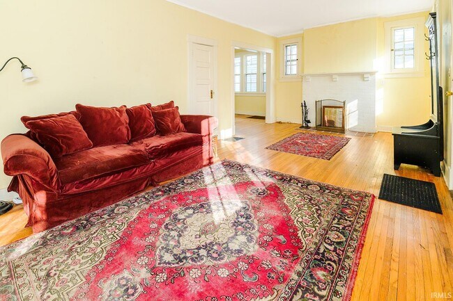 Building Photo - 720 S Park Ave