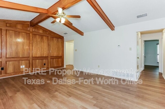 Building Photo - 928 Freestone Dr