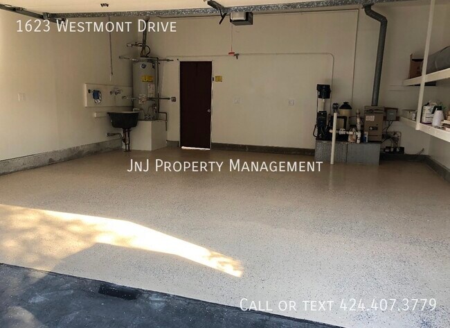 Building Photo - 1623 Westmont Dr