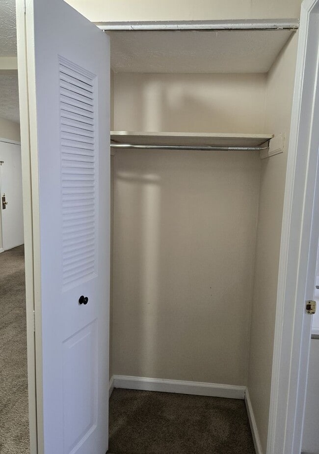 Building Photo - Camelot 2 Bedrooms. 1st Floor Apartment.  ...