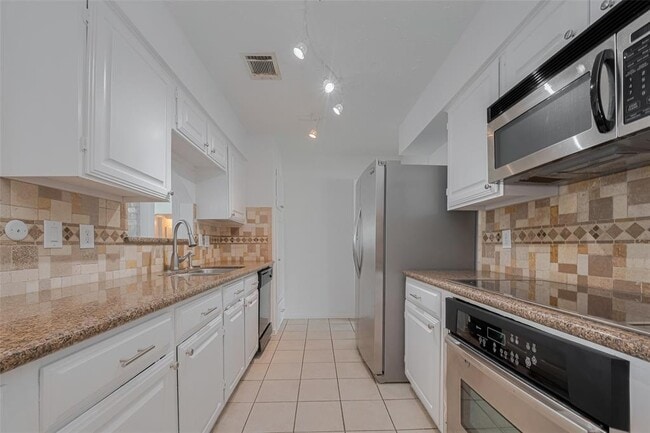 Building Photo - 10306 Jillana Kaye Dr