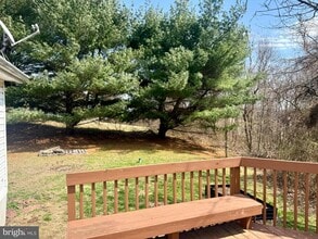 Building Photo - 746 Sawmill Rd