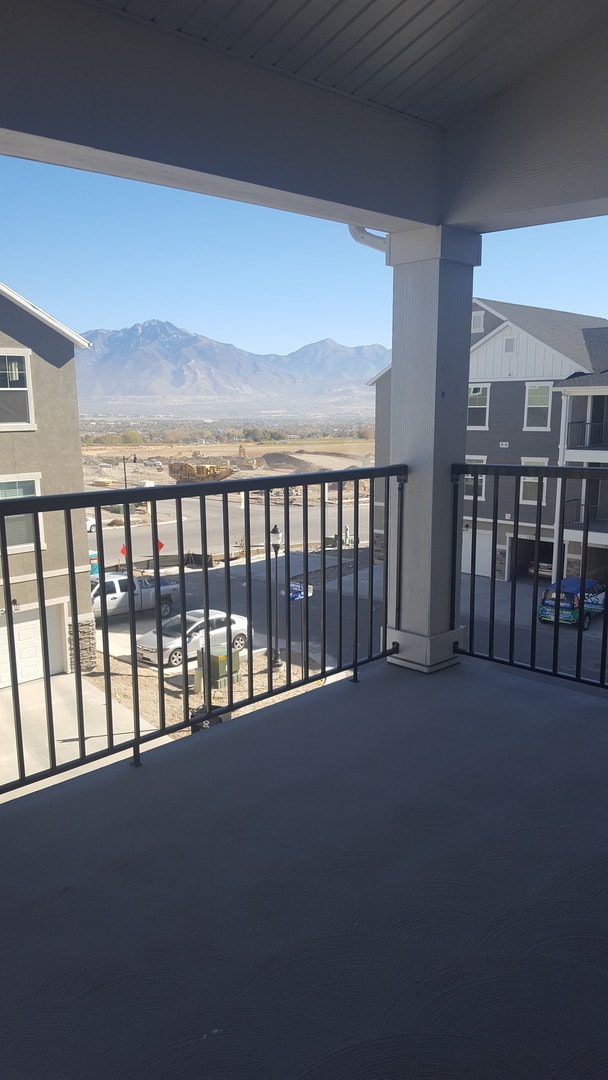 Building Photo - Beautiful Spacious Condo