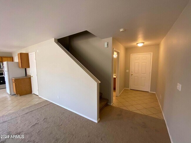 Building Photo - 2138 E Spruce Dr