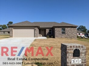 Building Photo - Sorry No Pets and No Smoking Permitted