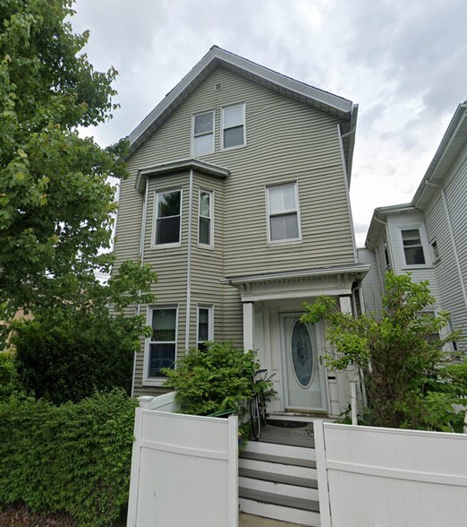 Primary Photo - 39 Springfield St