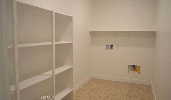Building Photo - 62886 Loftwood St