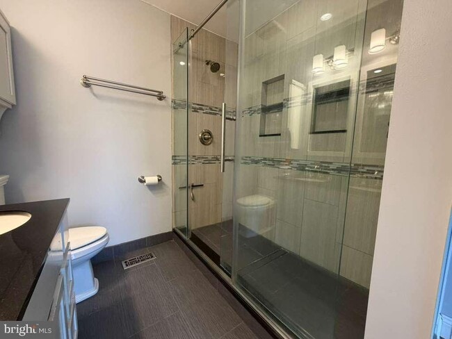 Building Photo - 10354 College Square