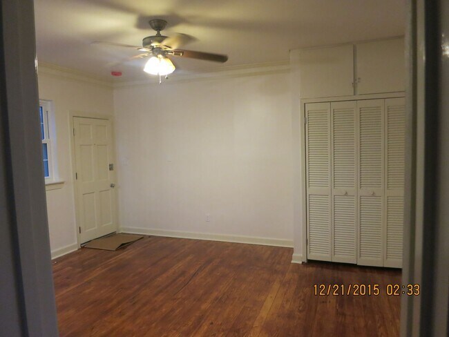 Building Photo - 4417 Chestnut St
