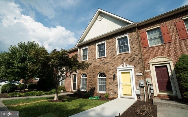 Building Photo - 2632 Daniel Terrace