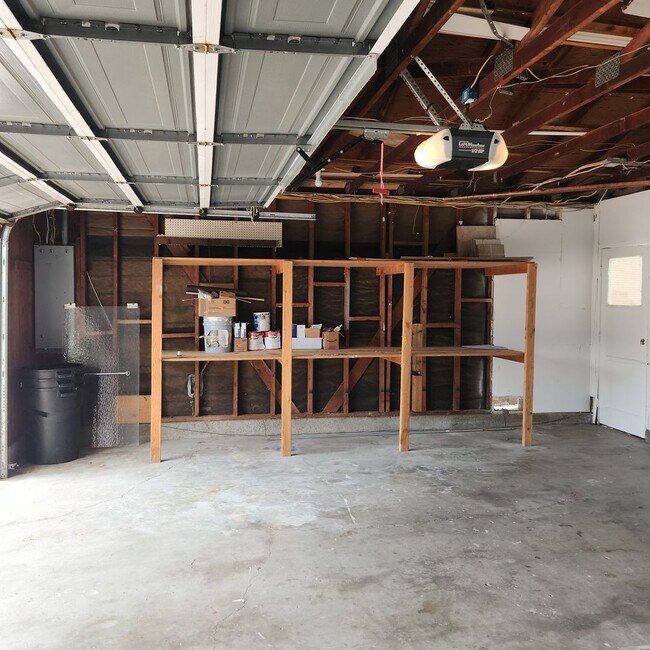 Building Photo - Clairemont Home Just remodeled 3 bed 3 bat...