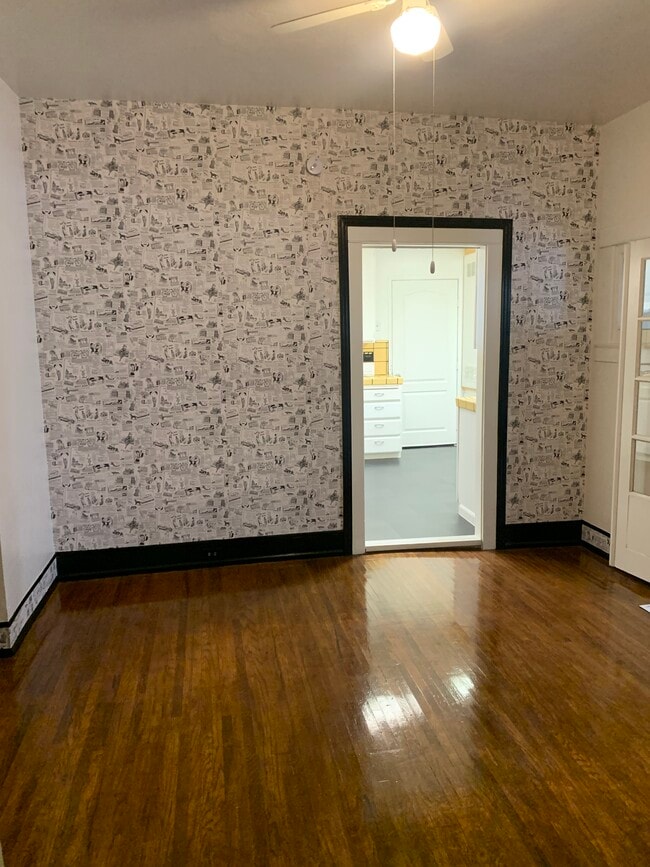 Building Photo - 47 W Elm St