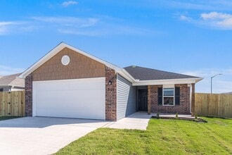 Building Photo - Welcome to your dream home *MOVE IN SPECIAL!*