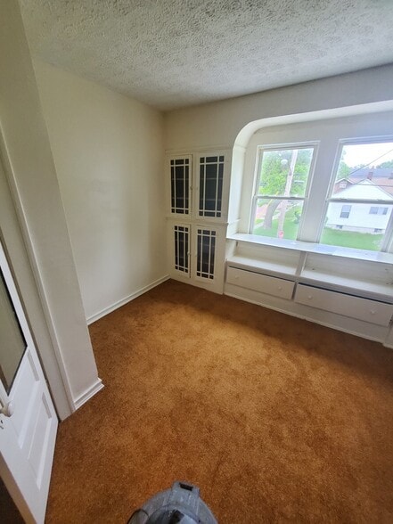 Building Photo - 370 Cole Ave