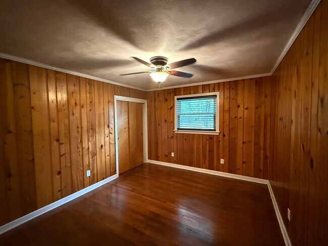 Building Photo - 3608 Wright Rd